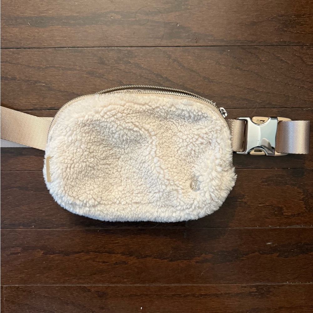 Lululemon Cream Sherpa Belt Bag barely used